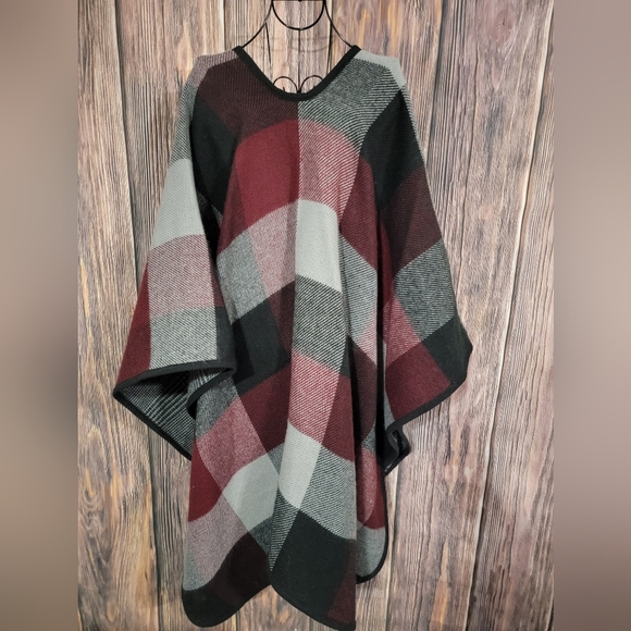 Womens Plaid Sweater Poncho - Picture 3 of 4